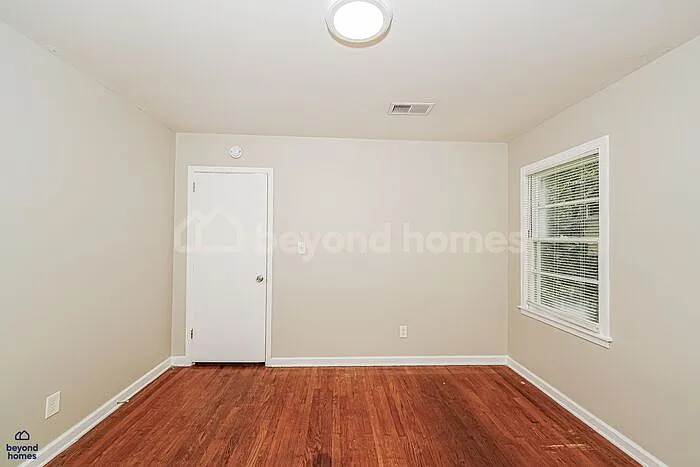 945 Elizabeth Dr — Photo 17