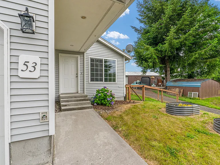 53 Michael St — Photo 2