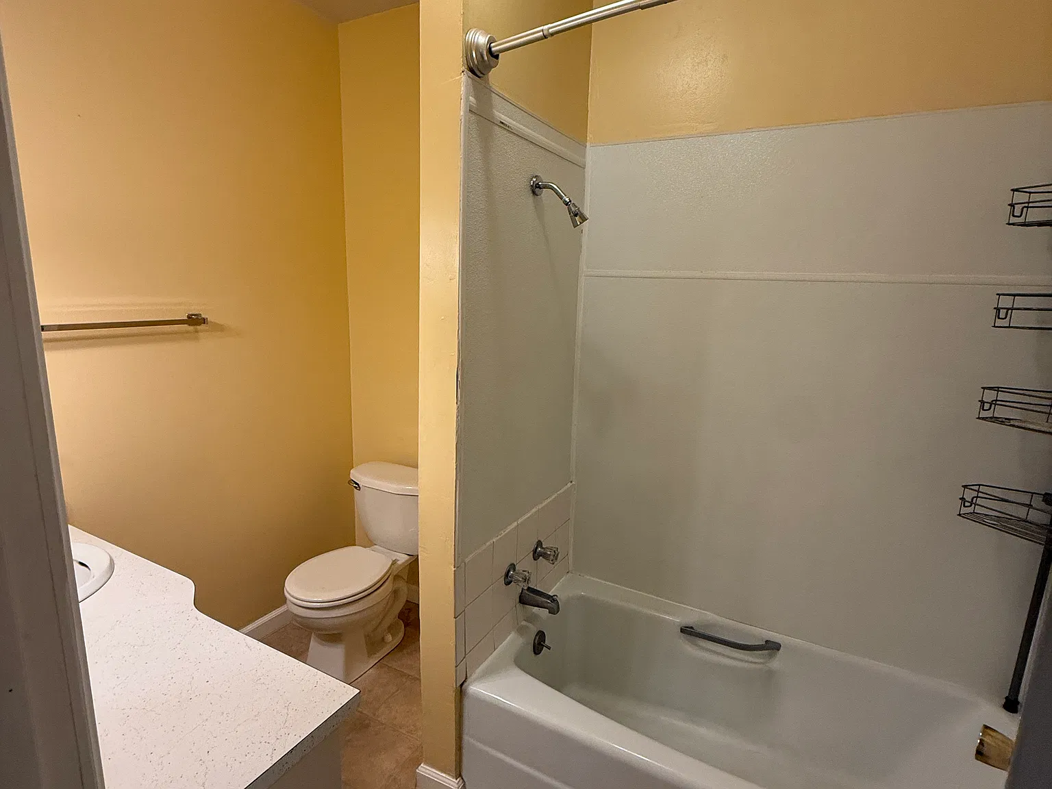 3 bed, 1179 sqft, $2,200 — Photo 4
