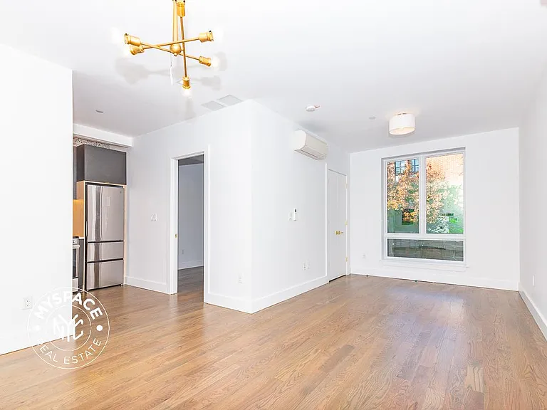 484 Gates Ave #B3 — Photo 2