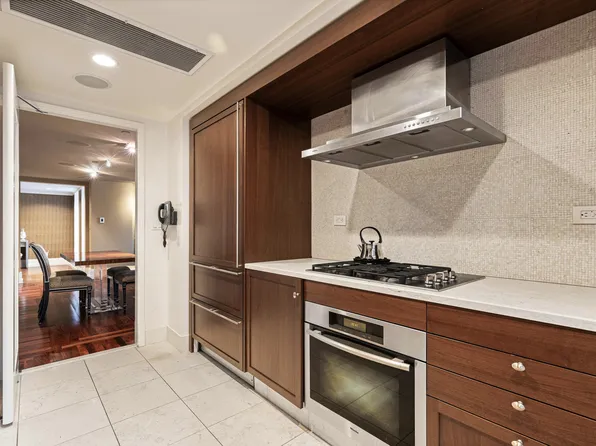 140 East 63rd Street image 8 of 18