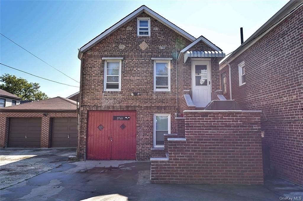 2760 Hering Ave, Bronx, NY 10469 Zillow