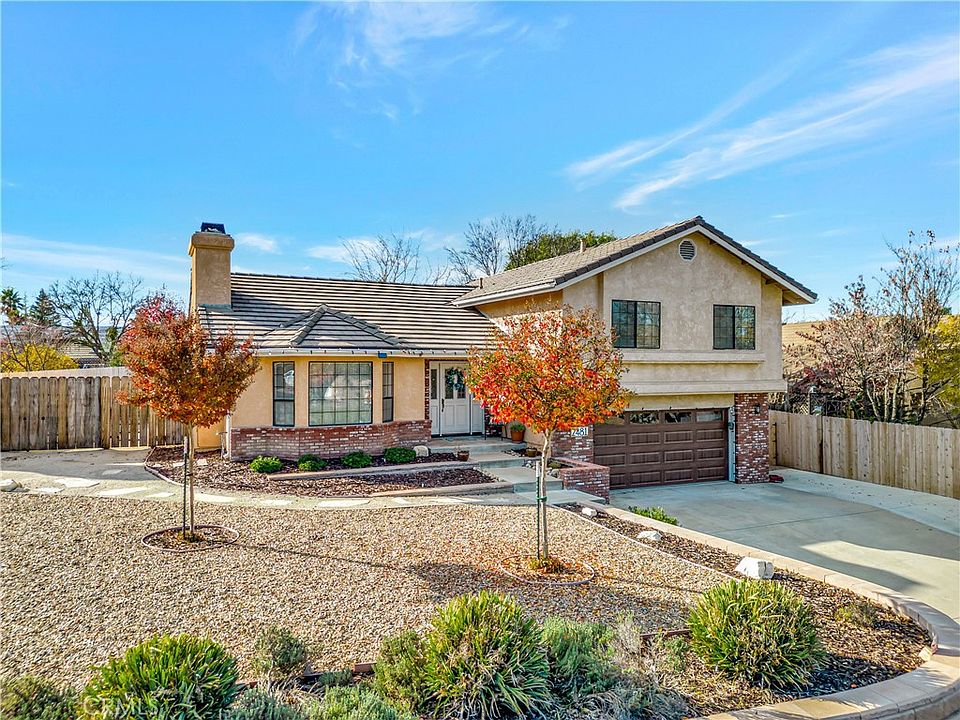 1st image of 2481 Beechwood Dr