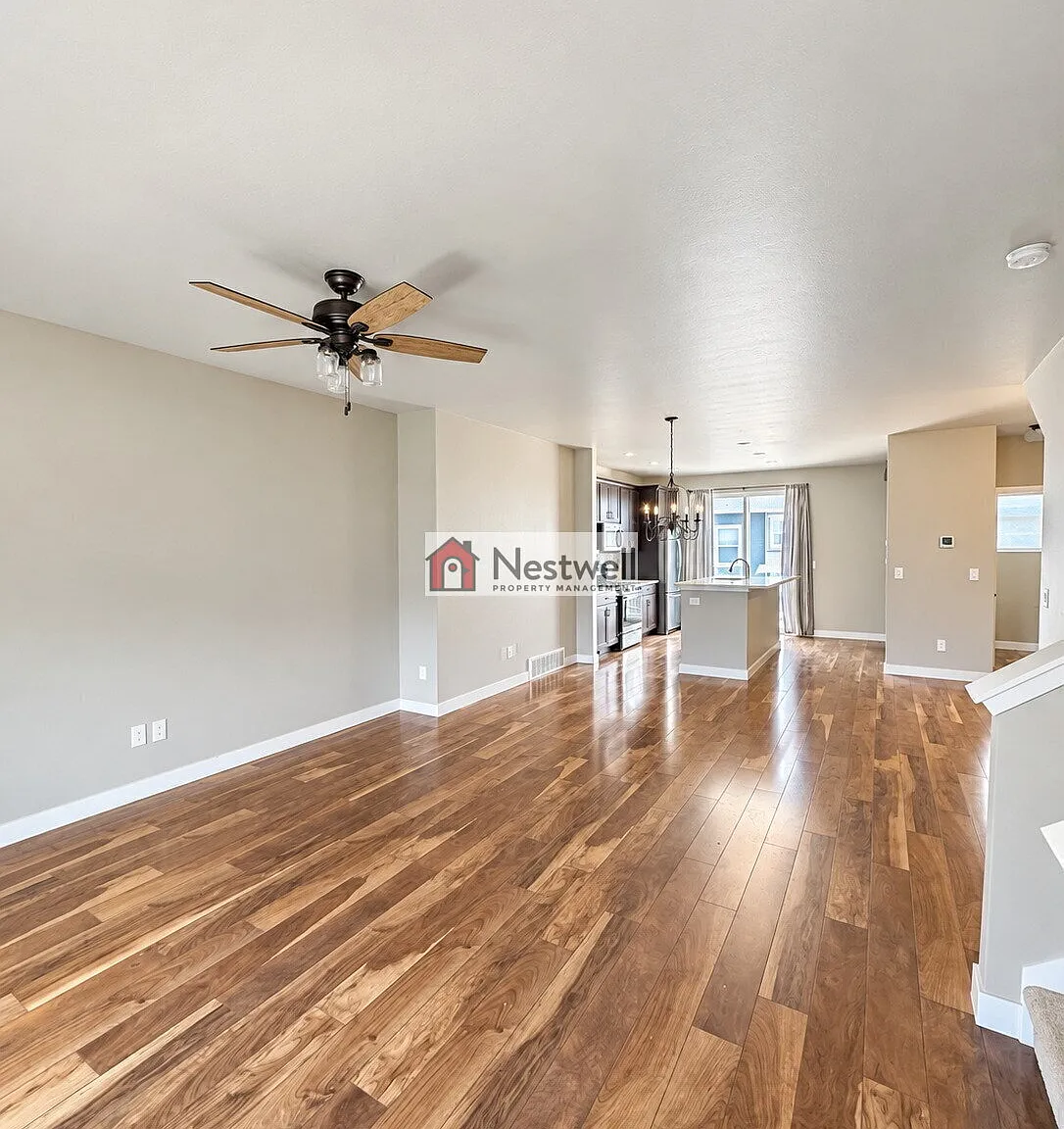 Beautiful 3-bed townhome in Bluffdale! — Photo 3