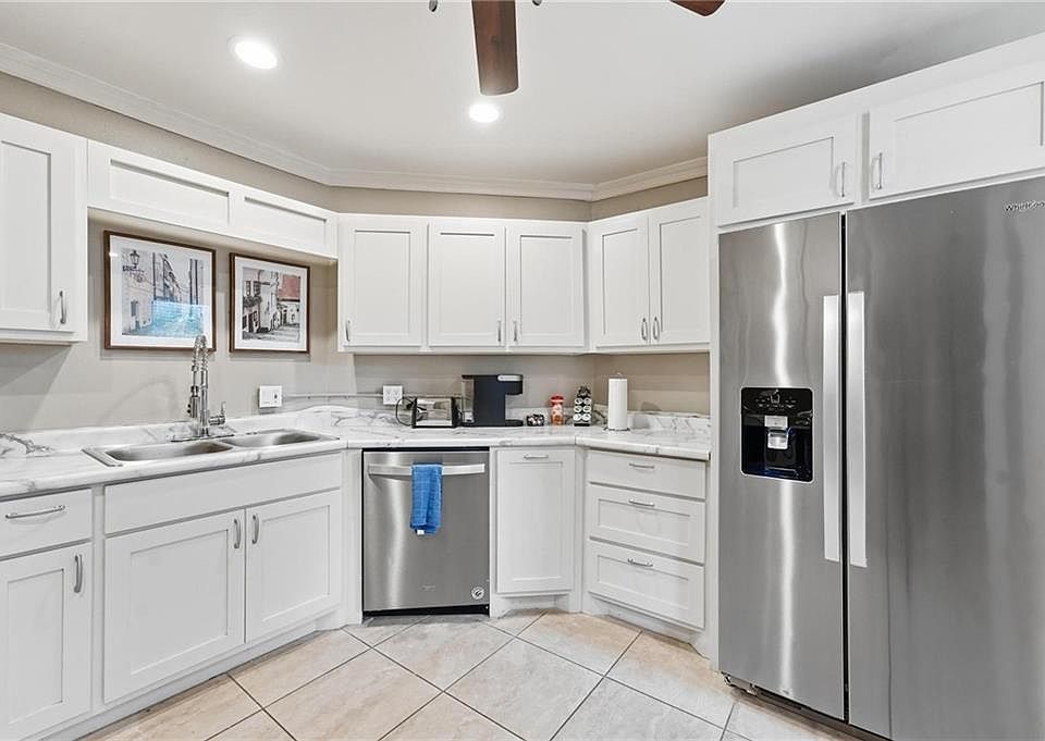 1st image of 327 Maple Blvd