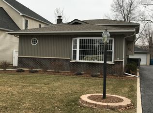 581 W Lorraine Ave, Elmhurst, IL 60126