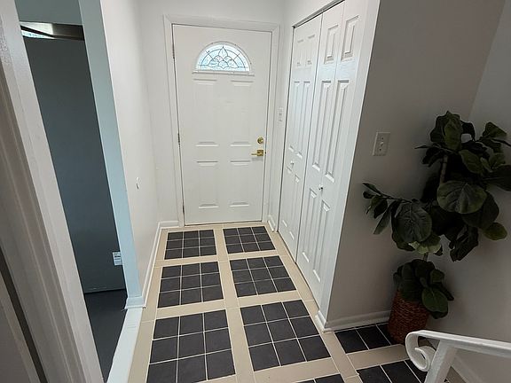 3rd image of 2324 Sun Valley Cir #J