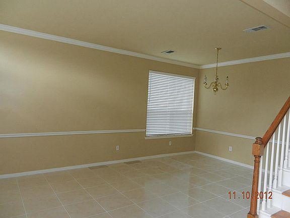 3rd image of 2410 Parkhaven Dr