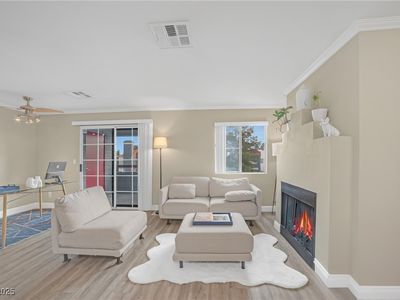 8600 W Charleston Blvd APT 2098, Las Vegas, NV, 89117