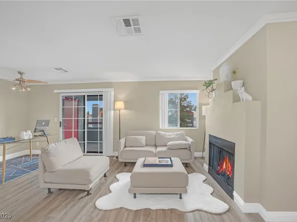 8600 W Charleston Blvd APT 2098, Las Vegas, NV 89117