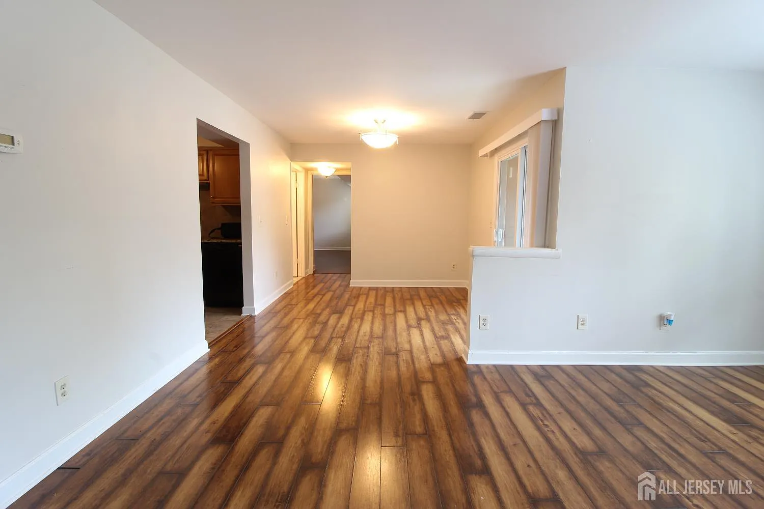 2 bed, 1.0 bath, 936 sqft, $2,350 — Photo 4