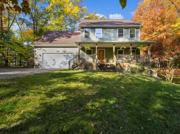 6361 Tanglewood Dr, Lowell, MI 49331