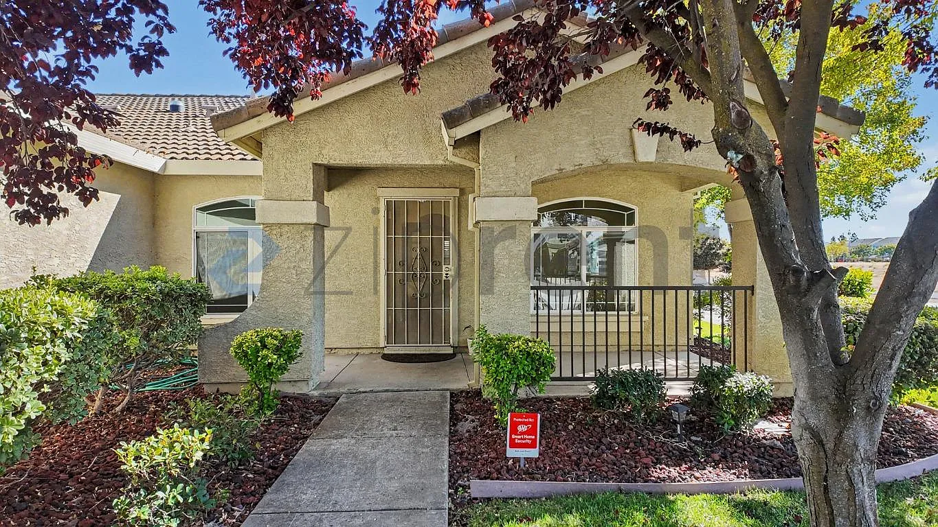 3 bed, 1892 sqft, $2,914 — Photo 1