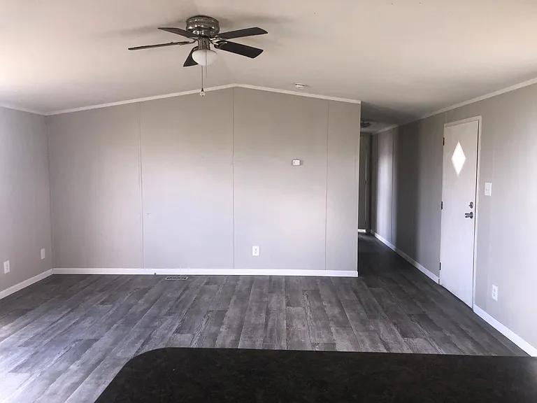 408 Samantha St — Photo 11