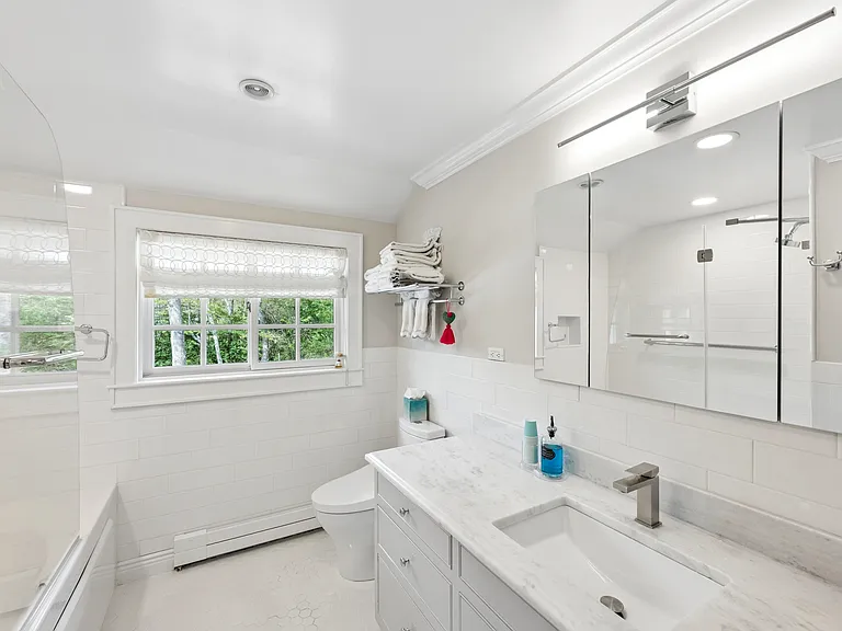 Cedar Ave — Photo 14
