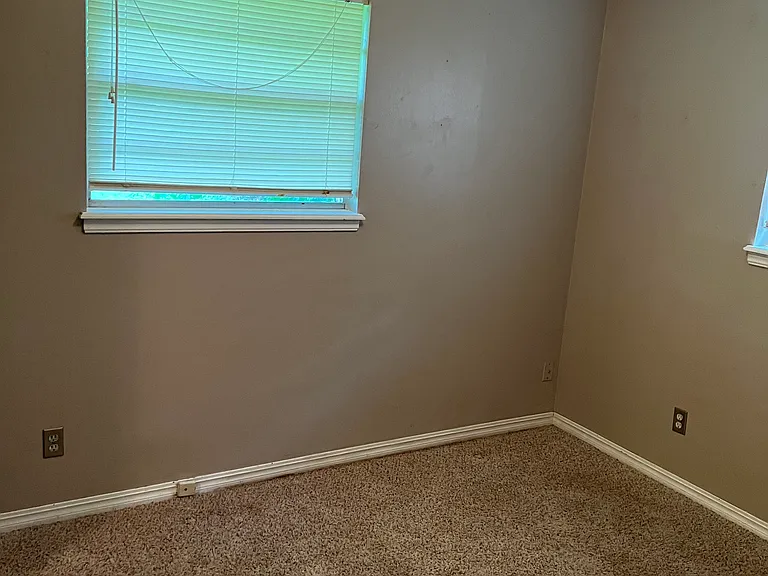 505 Clearview — Photo 10