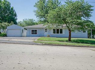 555 Gepke Pkwy, Des Moines, IA 50320