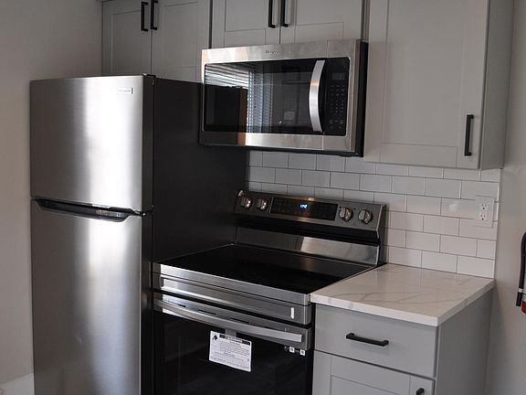 3rd image of 132 Spring St Floor 2