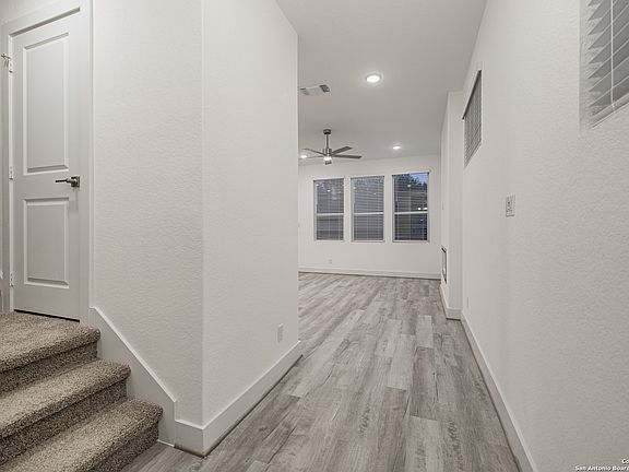 2nd image of 8851 OAKLAND BLVD. BLDG. #51