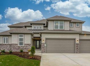 18501 Pawnee Ln, Stilwell, KS 66085