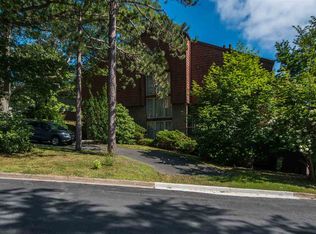 960 Winwick Rd, Halifax, NS B3H4L5