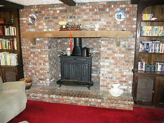 2nd image of 114 Boxwood Ct