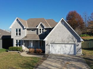 807 Cross Creek Dr, Grain Valley, MO 64029