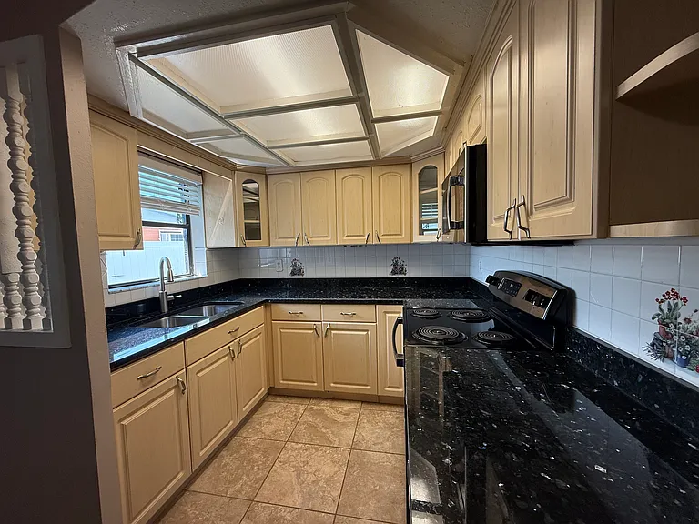 6014 Southern Comfort Blvd — Photo 5