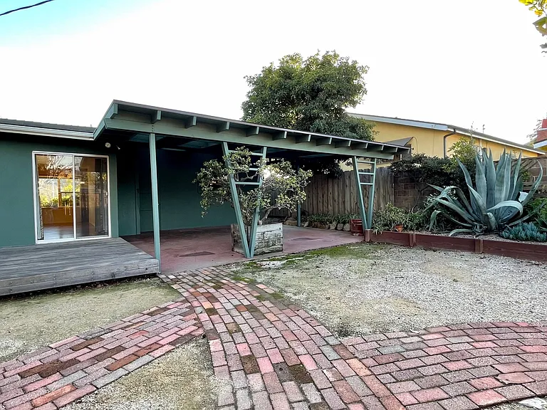 276 Daly Ave — Photo 19