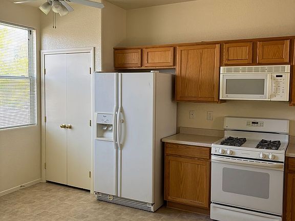 5th image of 728 Thorton Beach St