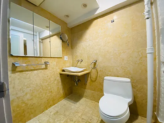 Rented by Aventana | media 10
