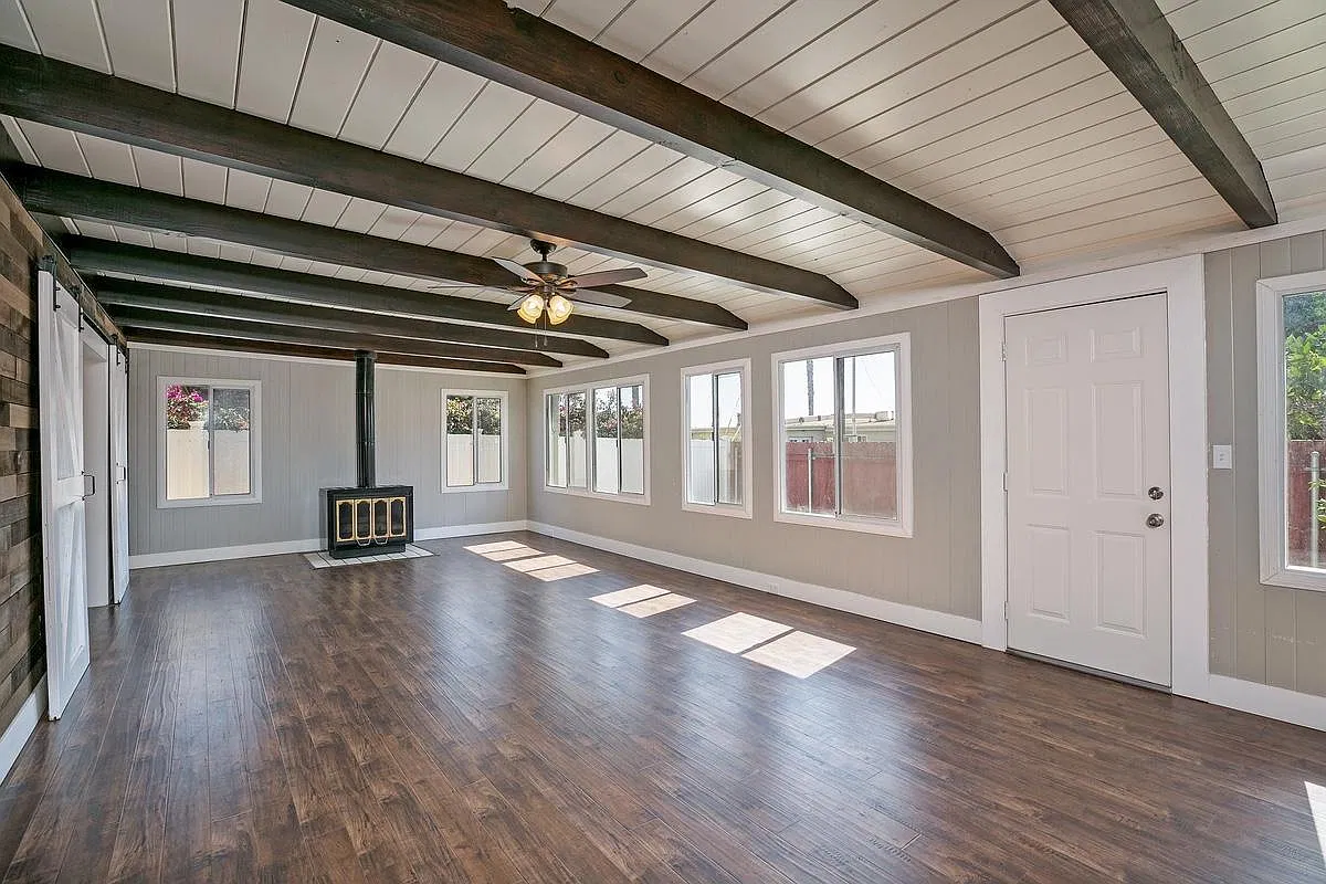 1480 Louden Ln — Photo 3