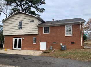 7116 Idlewild Rd, Charlotte, NC 28212