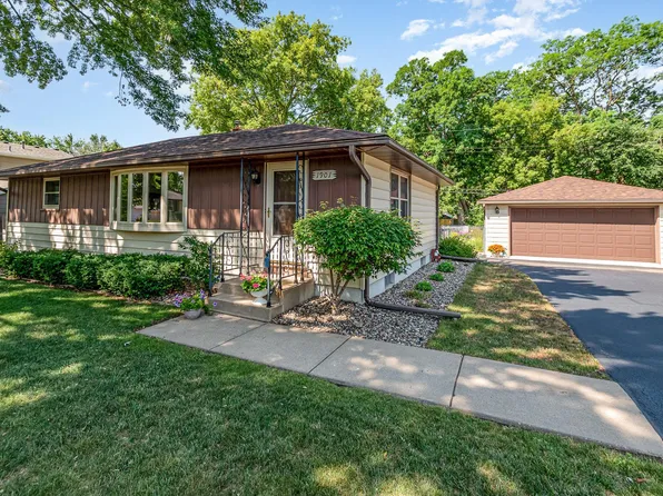 1901 Manton St, Saint Paul, MN 55109