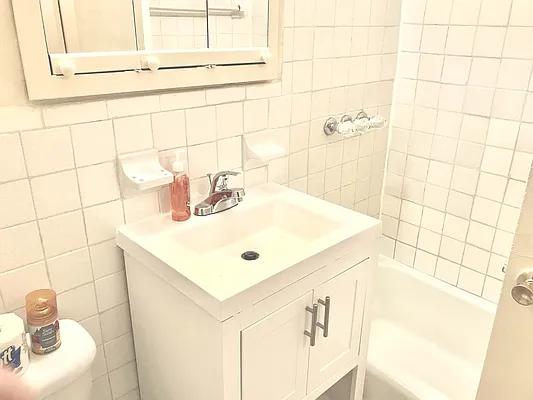 Rented by Padsters Realty LLC | media 43