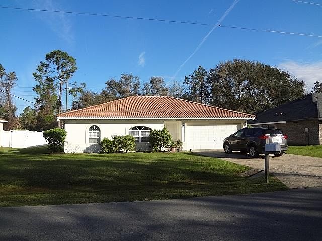 1st image of 25 Radcliffe Dr