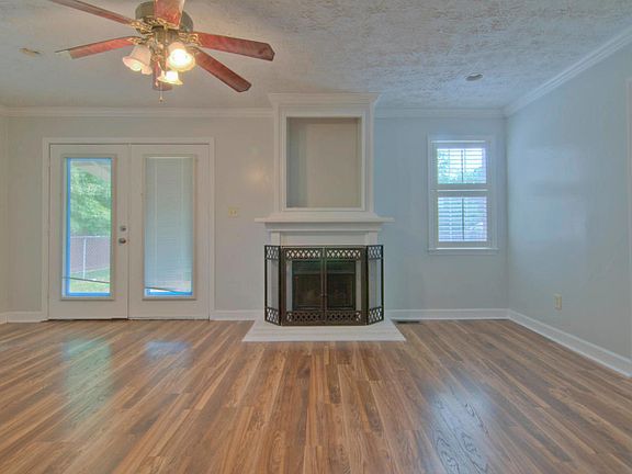3rd image of 4314 Garden Dr