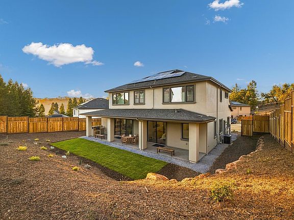 2nd image of 1920 Carlile Place