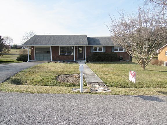 3rd image of 205 Maywood St