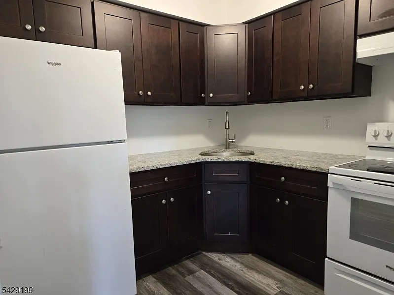1 bed, 1.0 bath, $1,595 — Photo 2
