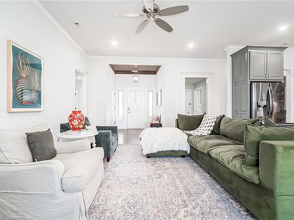 3rd image of 850 Bob Glen Cir