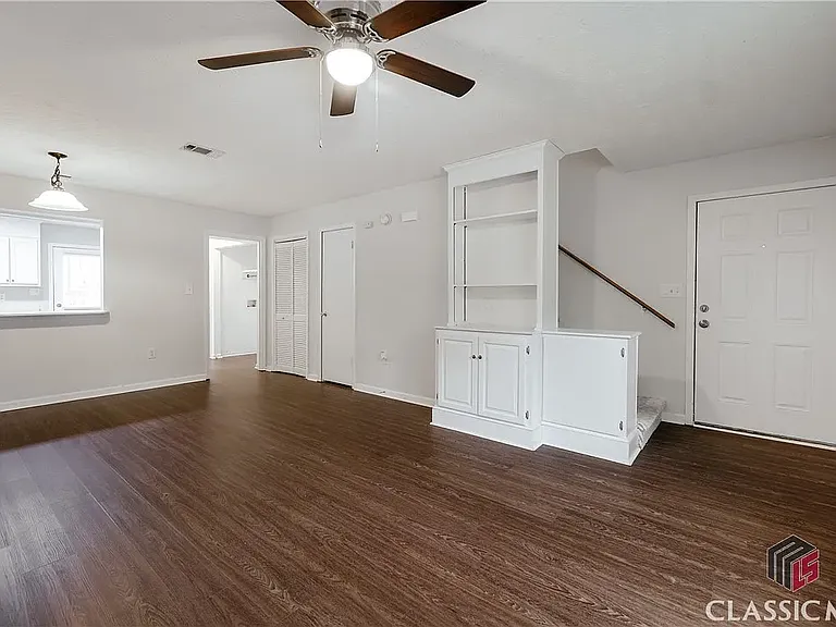 207 Highland Park Dr — Photo 3