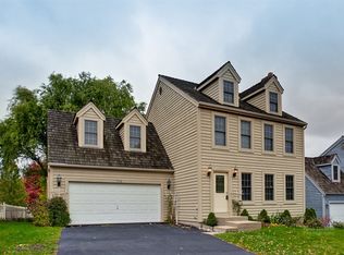 518 Cross Rd, Gurnee, IL 60031