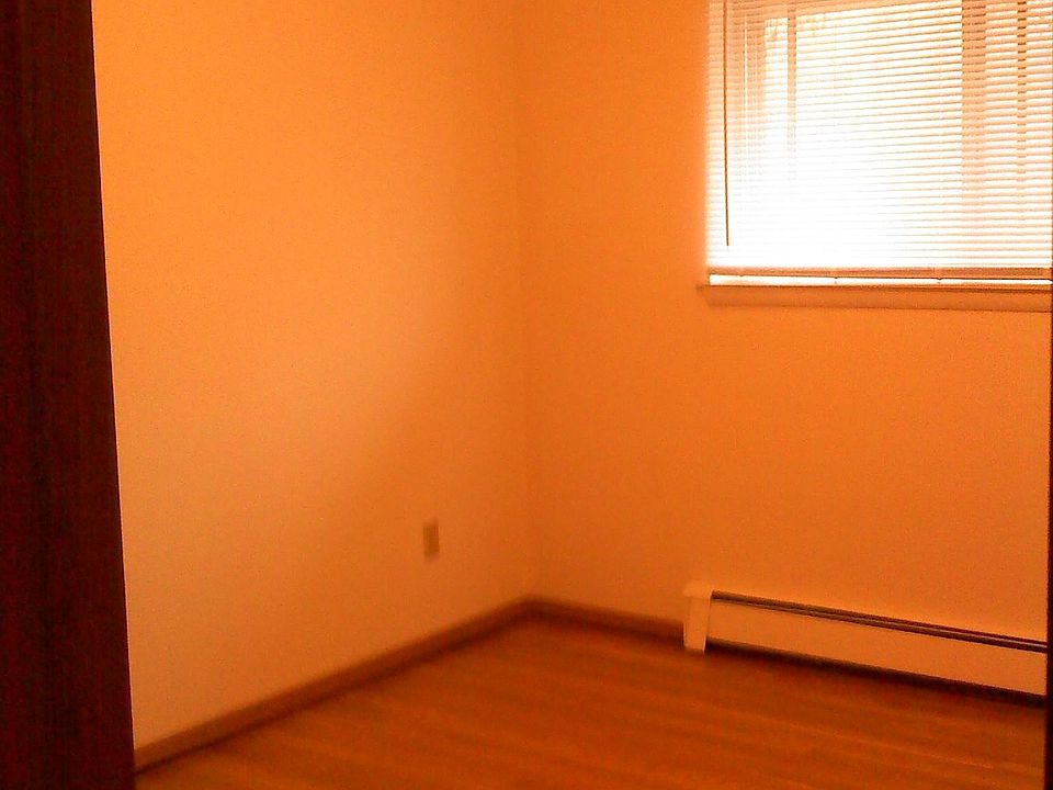 2nd image of 1614 N Farwell Ave