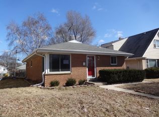 5766 N 97th St, Milwaukee, WI 53225