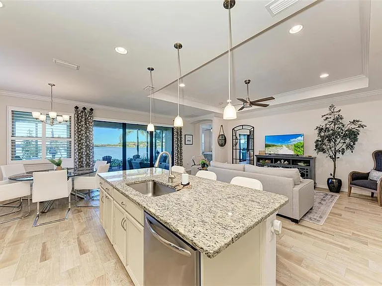 228 Maraviya Blvd — Photo 21