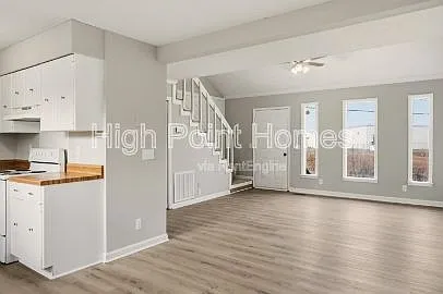 90 Park St #102 — Photo 6