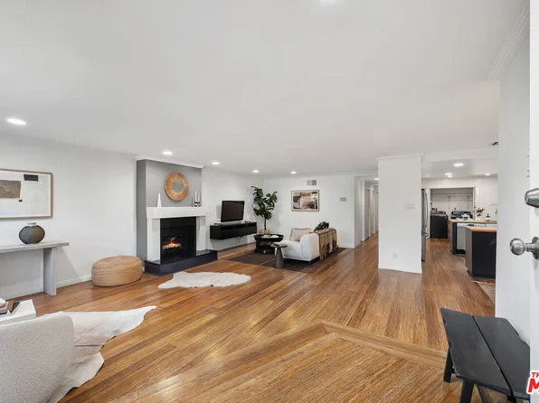 11687 Bellagio Rd APT 3, Los Angeles, CA 90049