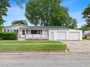 1790 Lost Ln, Green Bay, WI 54302