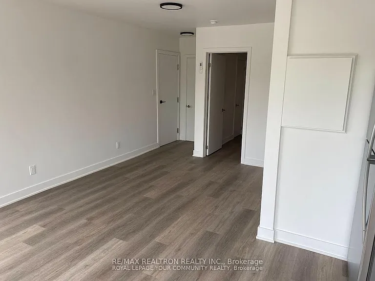 409 Royal York Rd N #2 — Photo 5